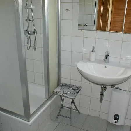 Zeltdachhaus Mit W_lan _ Parkplatz * Damp